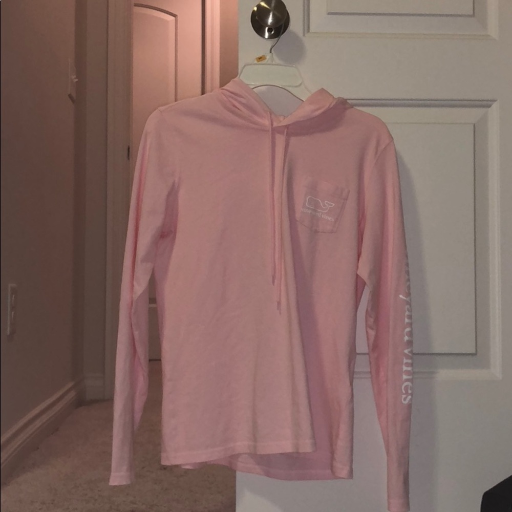 vineyard vines t-shirt hoodie